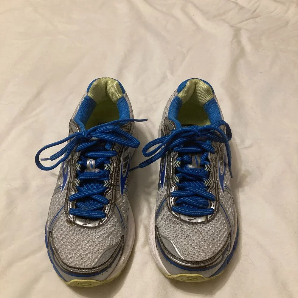 Women's Brooks Adrenaline GTS 15 road-running shoes - Picture 1 of 5